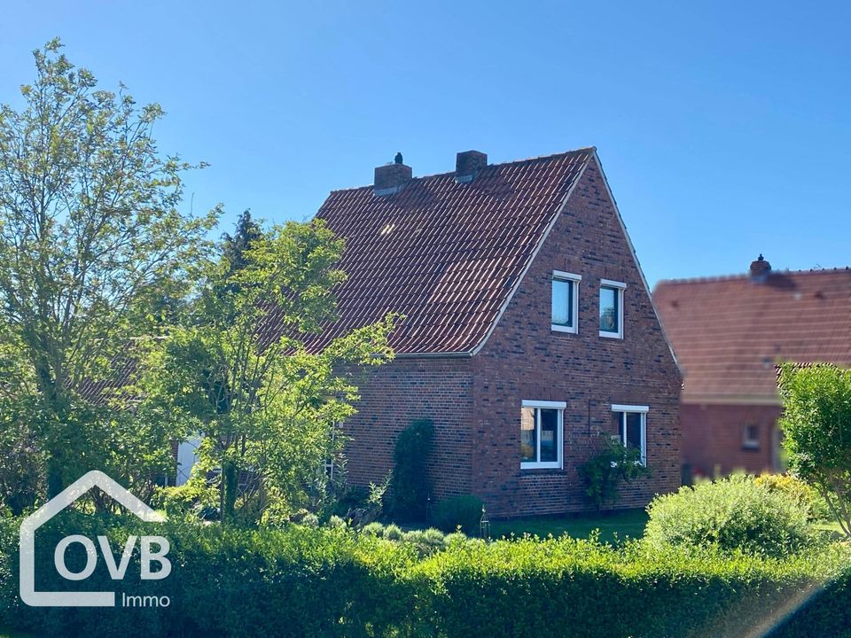 Siedlerhaus am Stadtrand von Leer in Leer (Ostfriesland)