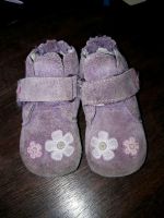 Robeez Krabbelschuhe 12 bis 18 Monate Wildleder Blumen lila Bayern - Ingolstadt Vorschau