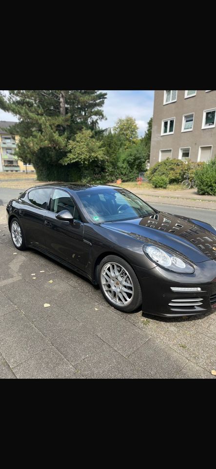 Porsche Panamera in Oberhausen