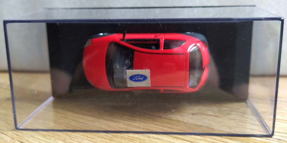 Ford Ka 1:43, "Paul's Model Art". Unbespielt in OVP. Sammlermodel in Großrosseln