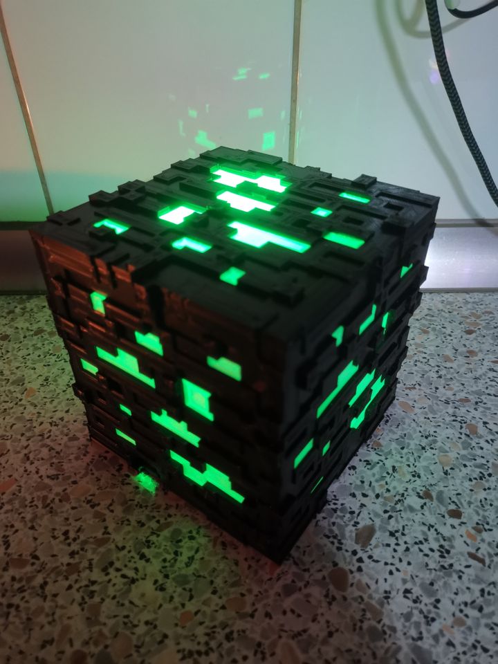 Deko Lampe Minecraft mit LED RGB Licht und Fernbedienung in Hamburg