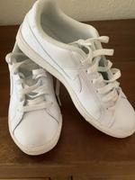 NIKE Sneaker weiß Gr. 38 TOP Hessen - Büdingen Vorschau