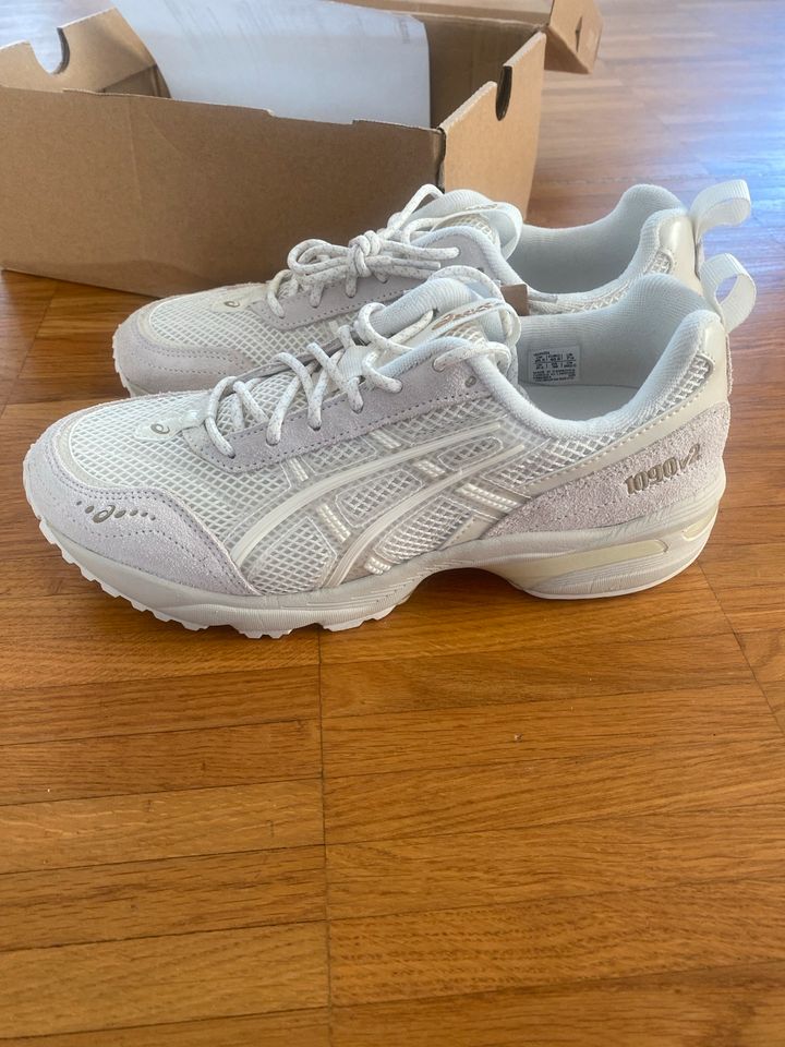 Gel Asics Cream 39,5 neu! in Lüdenscheid