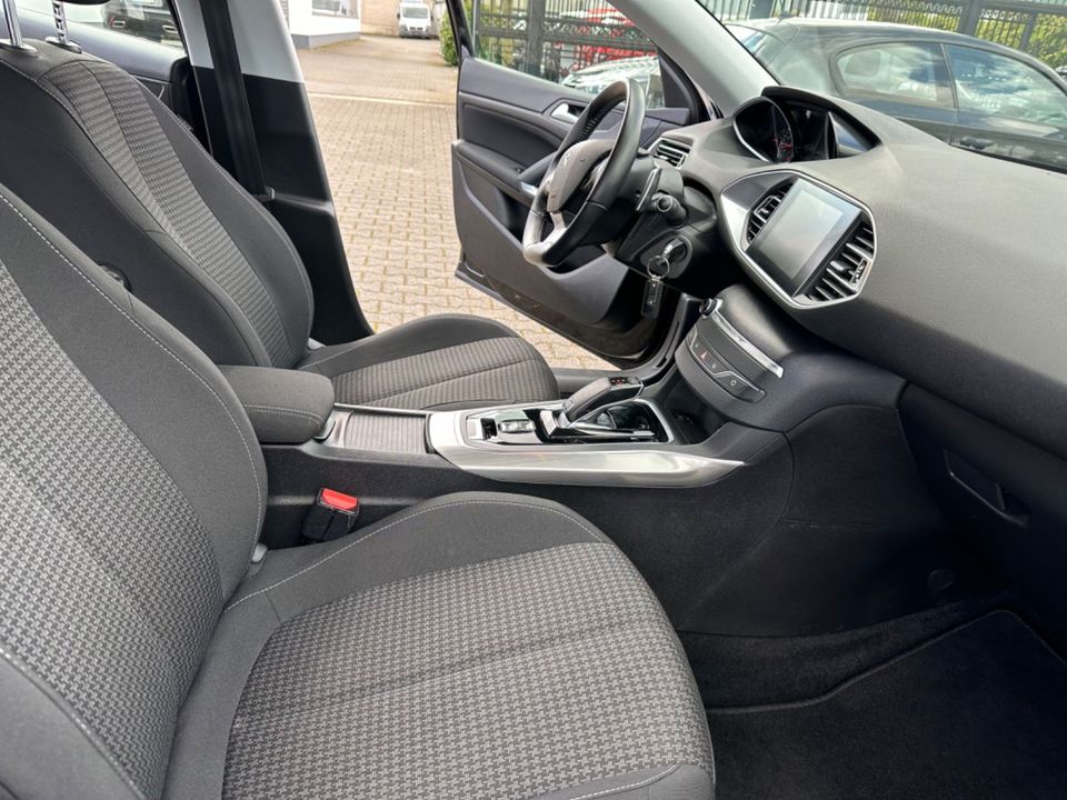 Peugeot 308 SW Active in Viersen