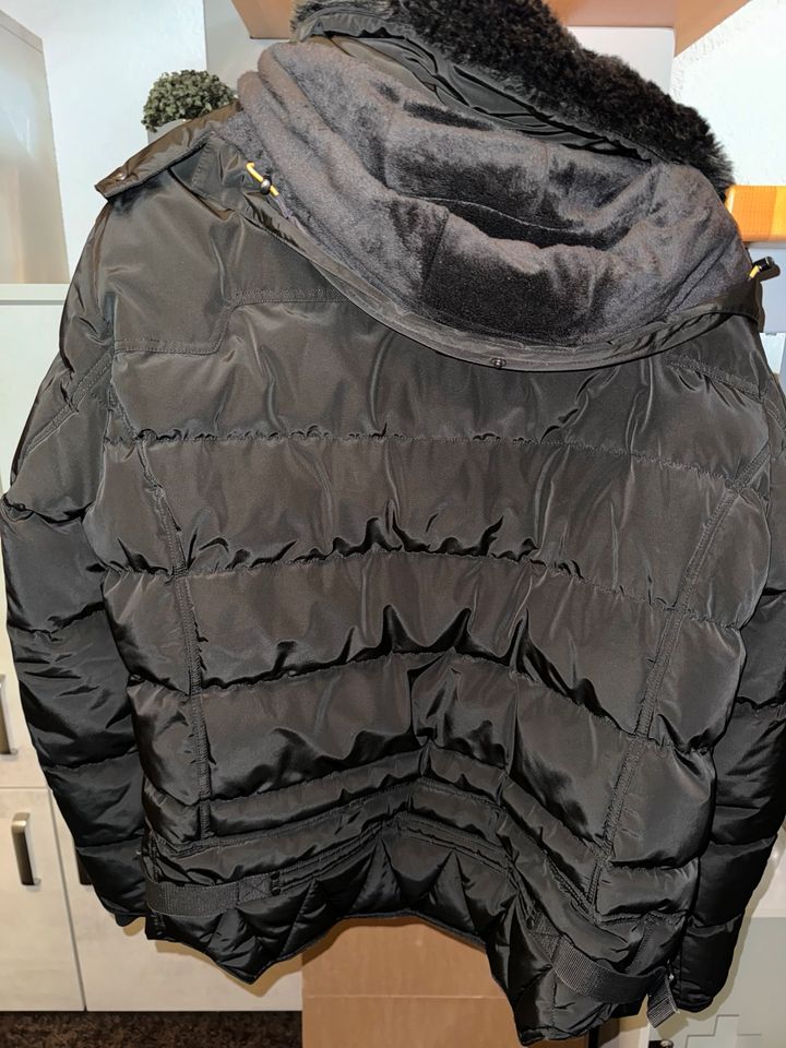 Schwarze Wellensteyn Winterjacke in Guxhagen