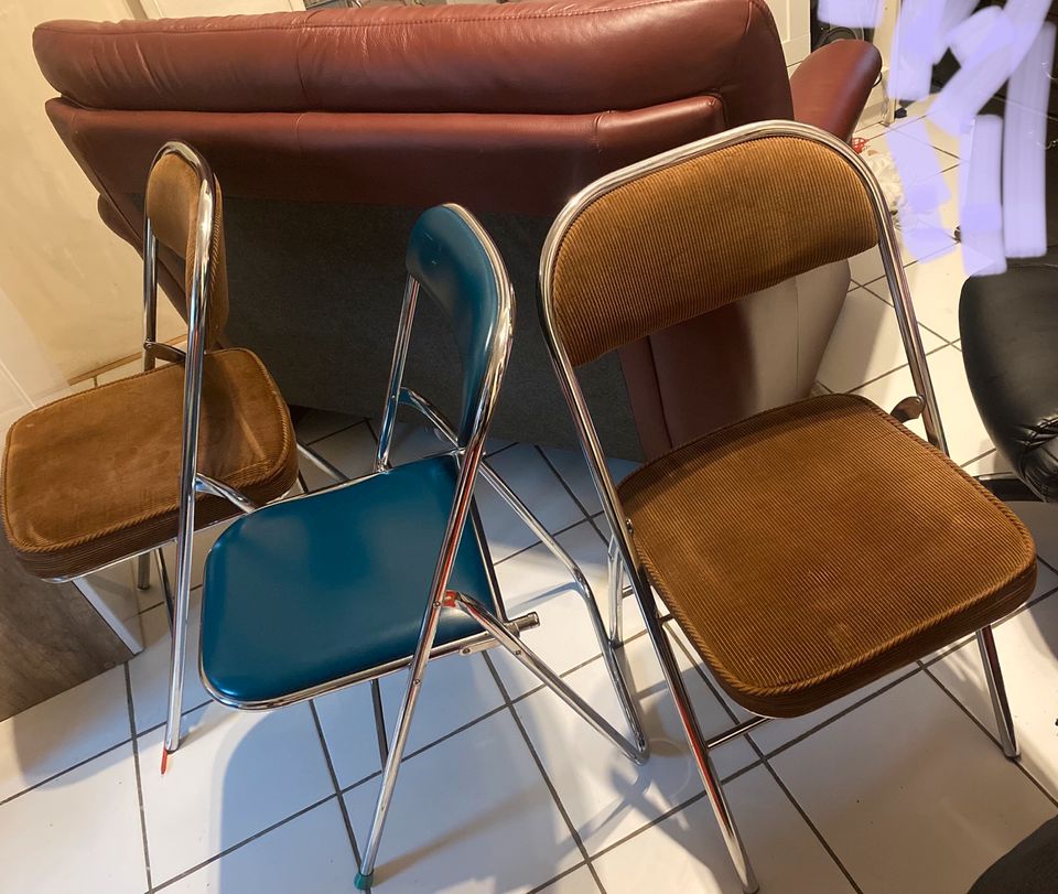 Stühle Chrom & Klappt Stühle Vintage und Leder Sofa neu in Berlin