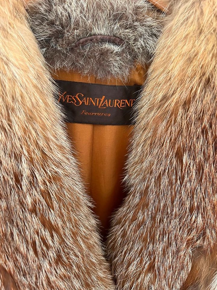 Pelzjacke Fuchs YSL Yves Saint Laurent-Меховой жакет из лисы YSL in Berlin