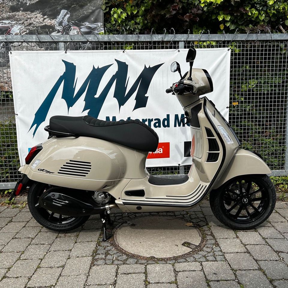 Vespa GTS 300 HPE Nero/Avvolgente Mod.Keyless in München