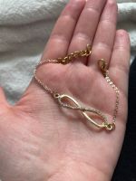 Süßes Armband Infinity goldfarben Strass Glitzer neu Nordrhein-Westfalen - Wermelskirchen Vorschau