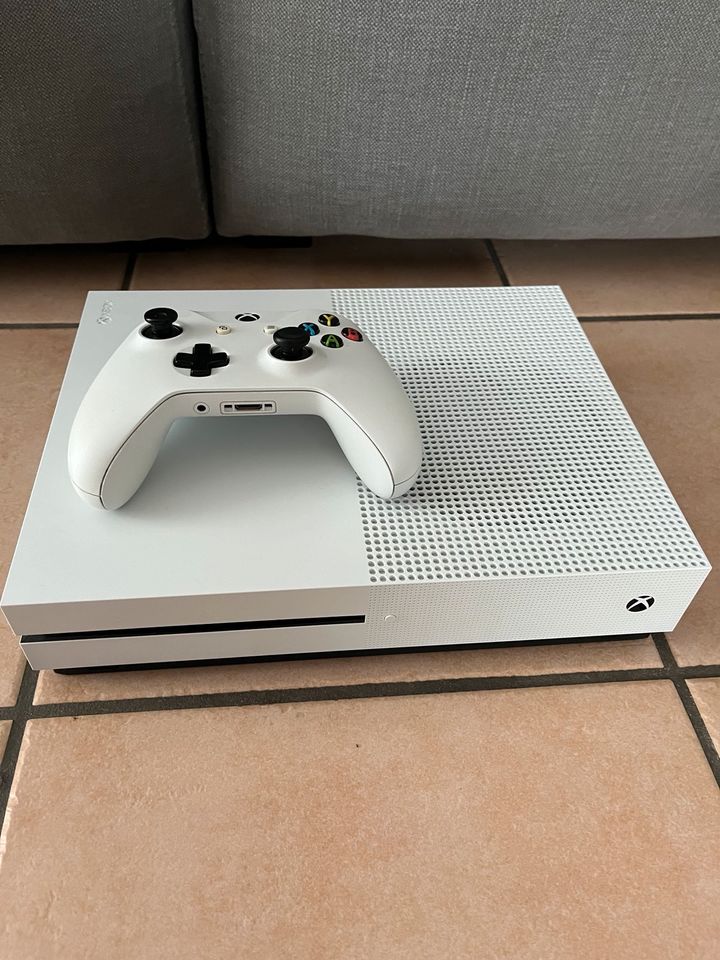 Xbox One S 500Gb in Schloß Holte-Stukenbrock