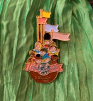 Disney Pin - it's a small world - 20 Jahre alt Nordrhein-Westfalen - Herne Vorschau