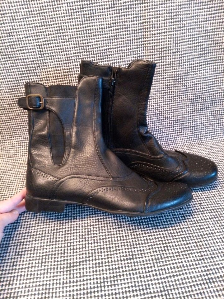 Neu ♥️ Stiefeletten Boots 41 schwarz Leder in Berlin