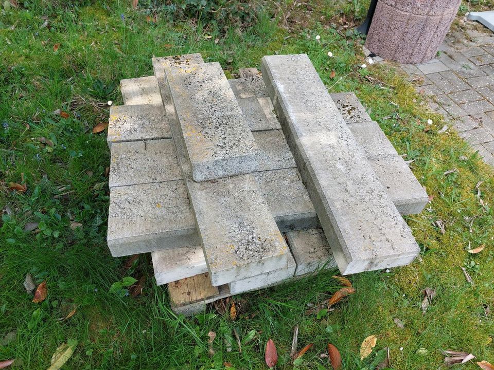 9 1/2  Tiefbordsteine grau 8 x 19 x 100 cm in Langen (Hessen)