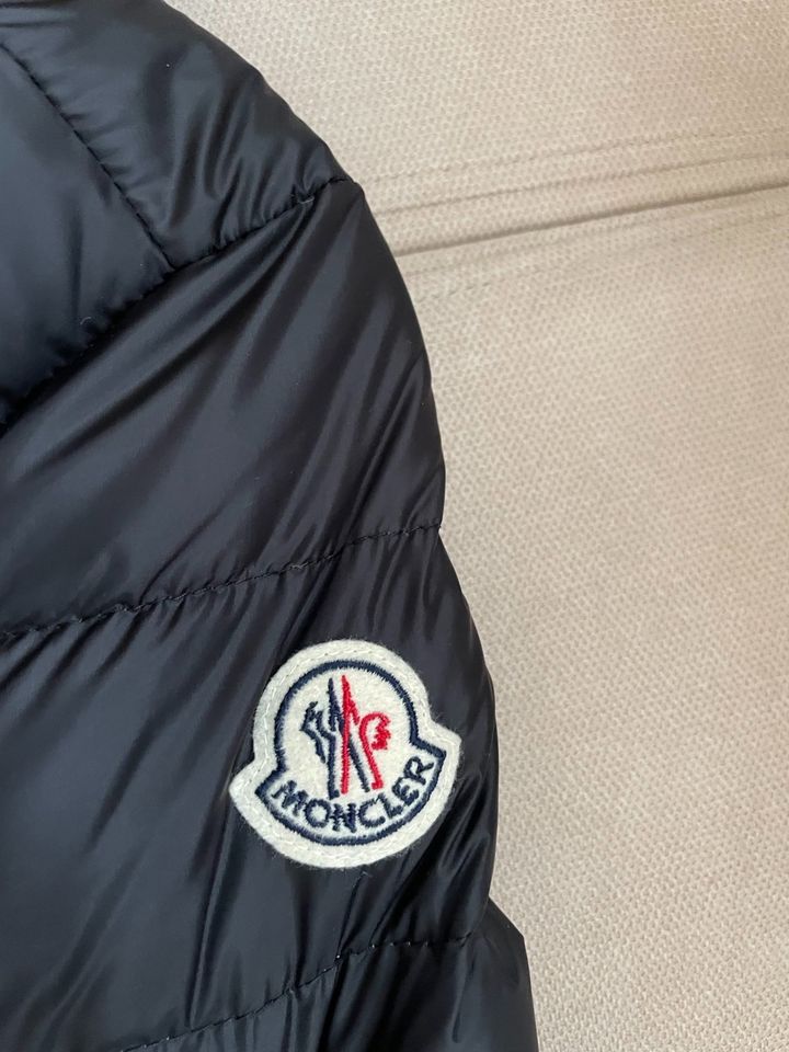 Moncler Jacke Größe XS 34 36 wie neu schwarz in Lüchow