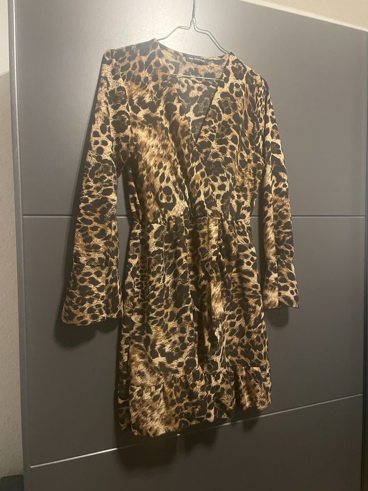 Süßes Leoprint Kleid in Frankfurt am Main