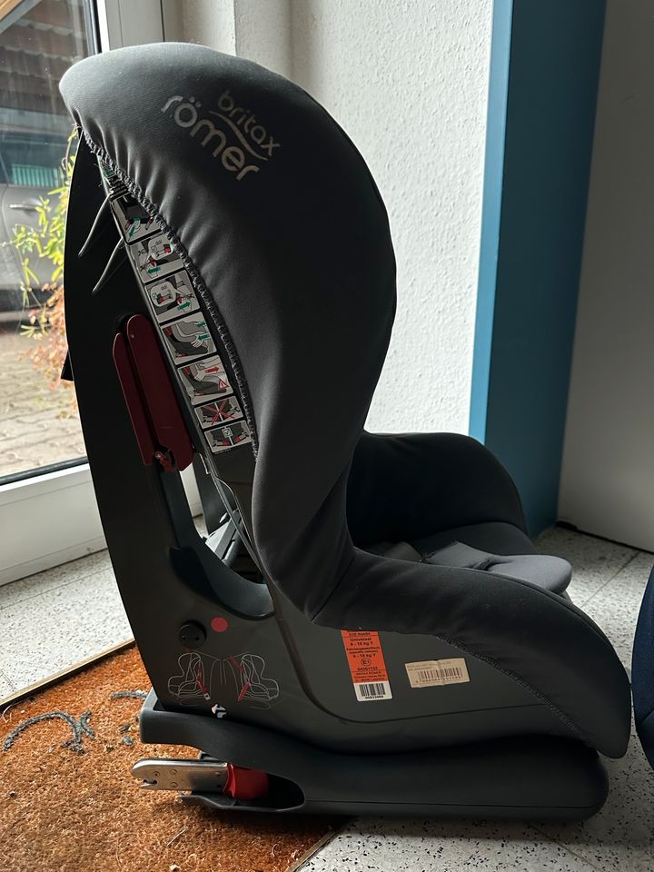 2x Britax Römer Duo Plus Kindersitze mit Isofix in Teningen