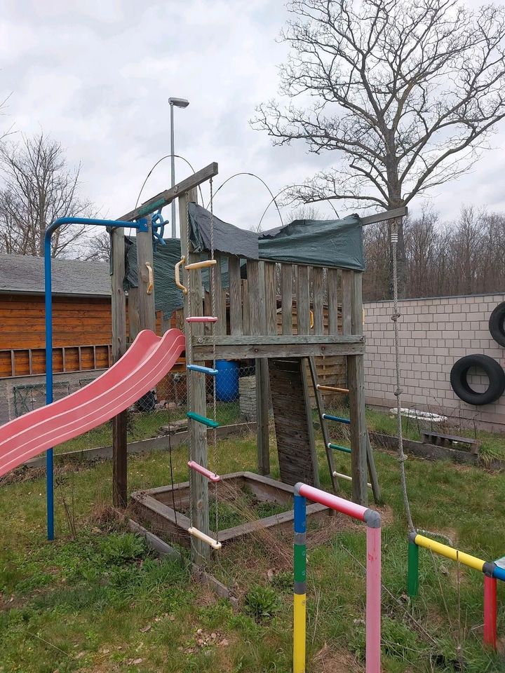 Spielturm / Klettergerüst in Hannover