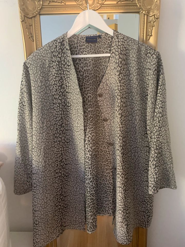 Oversize Hemdbluse/Oberteil,Gr.50,neuwertig,leo Print/grau in München