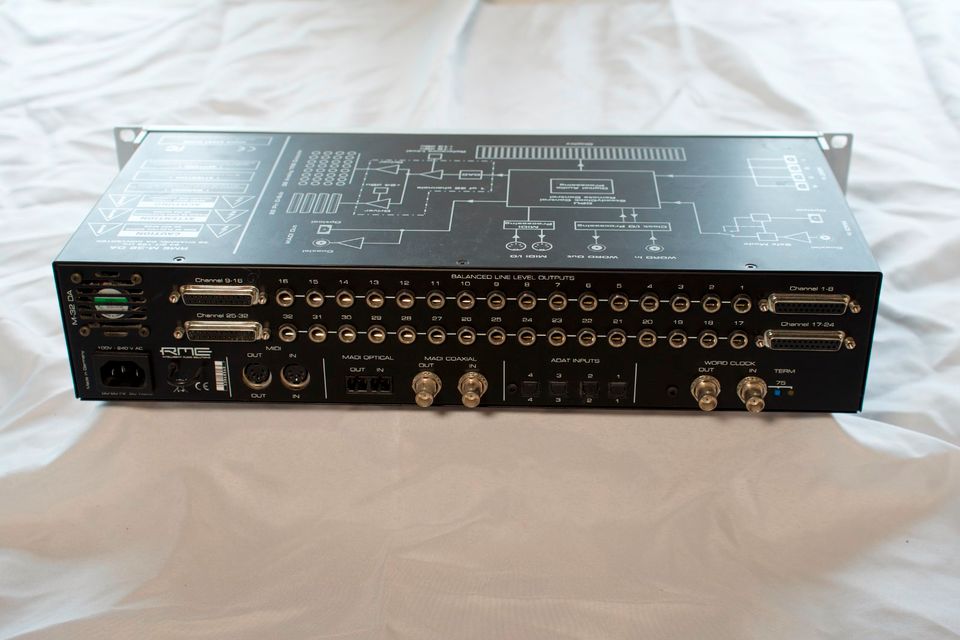 RME M-32 DA - 32/16-Channel MADI/ADAT to Analog Converter in Berlin