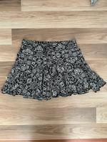 Skort Hosenrock Floral Blumen Zara Schwarz Weiß xs 34 Nordrhein-Westfalen - Niederkassel Vorschau