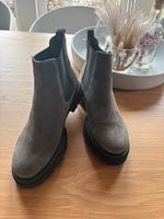 Neuwertige Kennel &Schmenger Boots Steifeletten Suede Gr. 38,5 Berlin - Spandau Vorschau