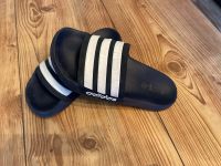 Adiletten Schuhe 38 Badeschuhe Adidas Navy blau Hessen - Fulda Vorschau