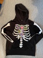 Halloween Hoodie mit Skelett von H&M, Gr. 134/140 München - Thalk.Obersendl.-Forsten-Fürstenr.-Solln Vorschau