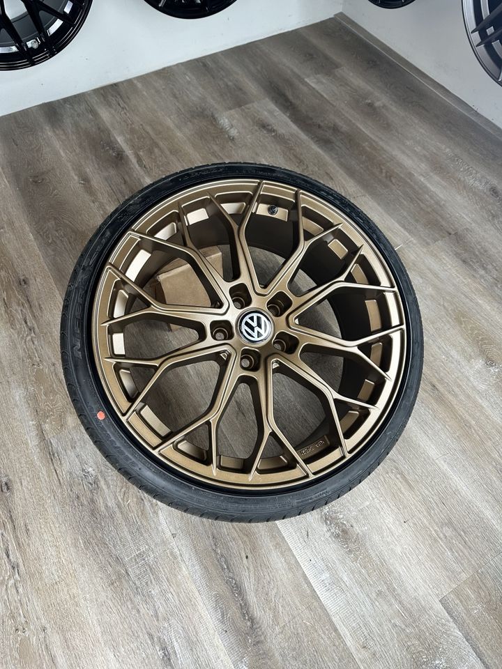 FF Wheels FF01 19 Zoll Winterräder für VW Golf 5 6 7 8 GTI GTD GTE Passat Scirocco EOS Jetta CC eGolf Audi A3 S3 A4 B6 B7 8P 8V GY Felgen Reifen Räder bronze Performance Winterreifen Kompletträder in Neckarsulm