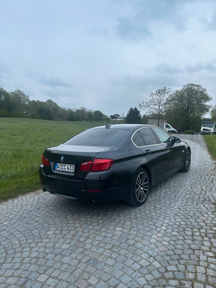 BMW 535d*Scheckheft*Service Neu*19 Zoll*M Paket*TÜV 25 in Wuppertal