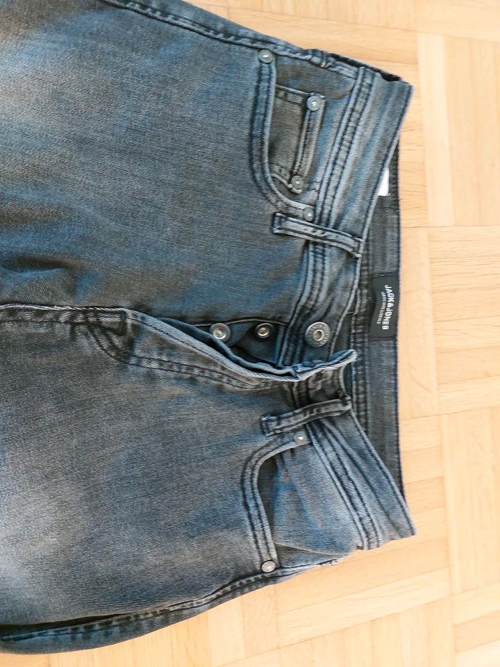 Jack & Jones Jeans dunkelgrau Glenn 28/32 slim in Meschede