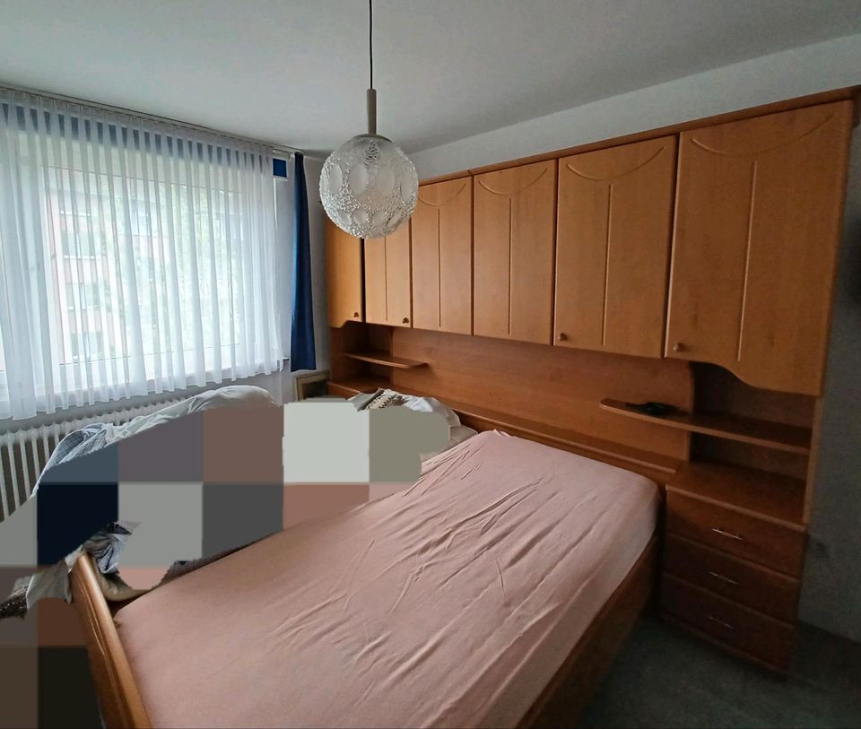 funktionales Schlafzimmer / Ehebett mit Überbau in Hagen
