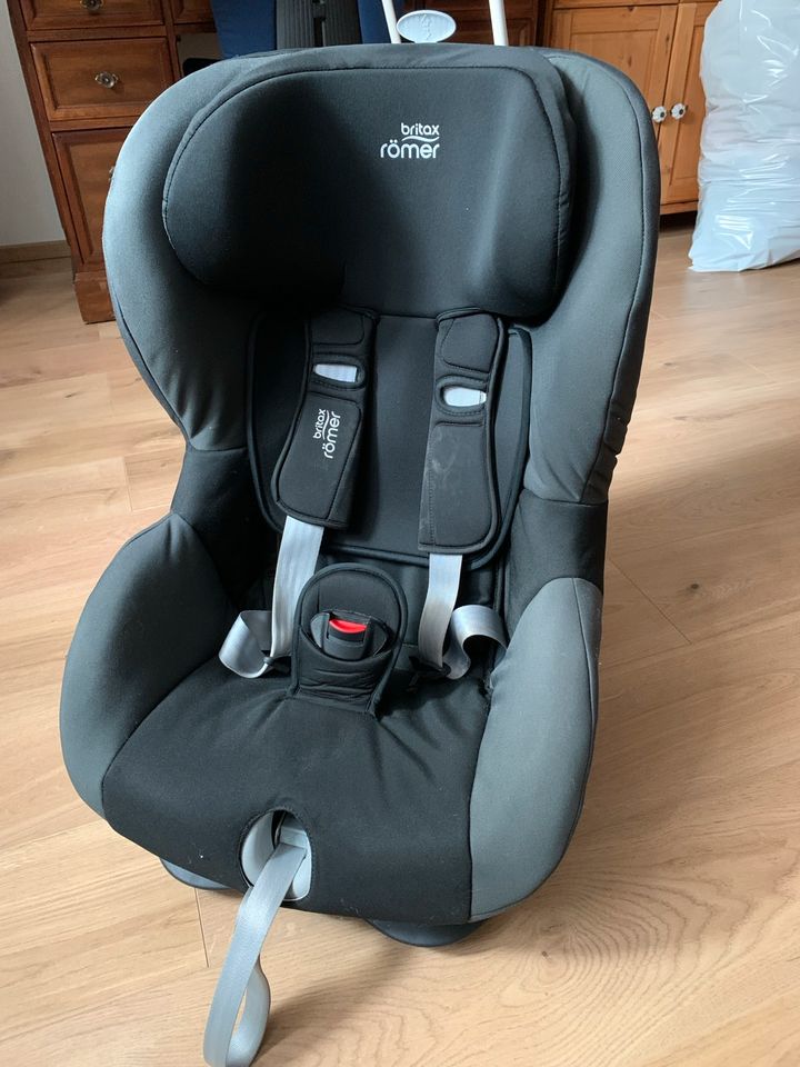 Britax Römer 9-18 kg unfallfrei in Halsenbach