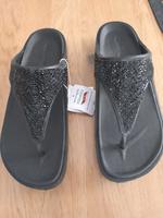 SKECHERS ARCH FIT Zehentrenner, Sandalen Gr. 40, schwarz, NEU Hessen - Hanau Vorschau