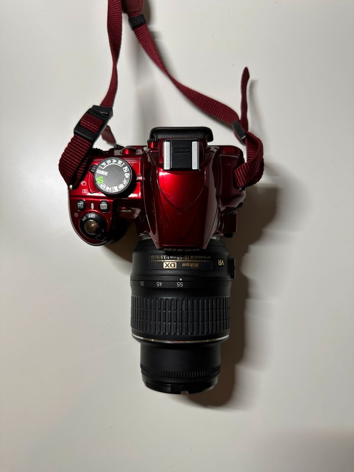 Nikon D3100 AF-S DX NIKKOR 18-55mm inkl. Zubehör Kameratasche in München