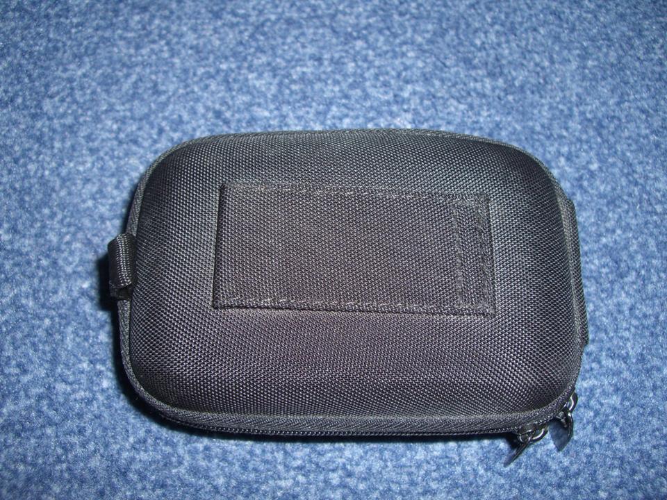 hama schwarze Kameratasche hardcase mit weißem Blumendruck in Asendorf (Nordheide)
