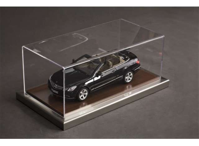 Vitrine Goodwood Deluxe Mahagoni und Metall für Modellauto 1:18 in Driedorf