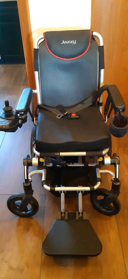 AIO Rollstuhl Plus /Perfekt Für Smart in Esslingen