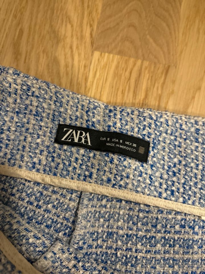 Zara Shorts S in München