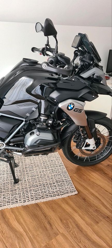 BMW R 1200 GS Triple Black VOLL / REIFEN NEU wenig km in Attendorn