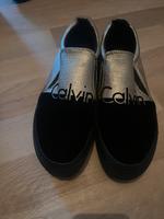 Calvin Klein Slipper Größe 37  wie neu Niedersachsen - Bad Gandersheim Vorschau