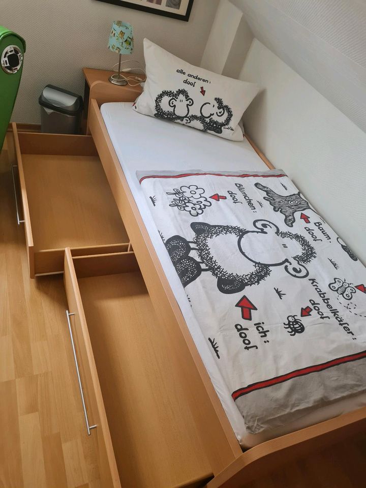 Bett 90x200 cm mit grosse Schubladen in Bottrop
