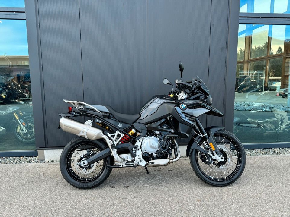 BMW F850GS Triple Black Vollausstattung in Oy-Mittelberg