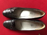 Lottusse Pumps Pfennigabsatz Gr 5,5 (38,5) schwarz Nordrhein-Westfalen - Korschenbroich Vorschau