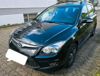Hyundai i30 kombi Kupplung+TÜV+Au Neu mit Navi Nordrhein-Westfalen - Mönchengladbach Vorschau