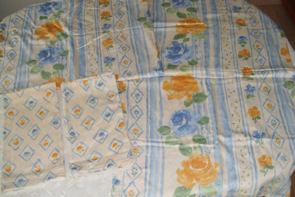 neue Bettwäsche, 4 Teile, blau mit gelben Rosen von Estella in Dresden