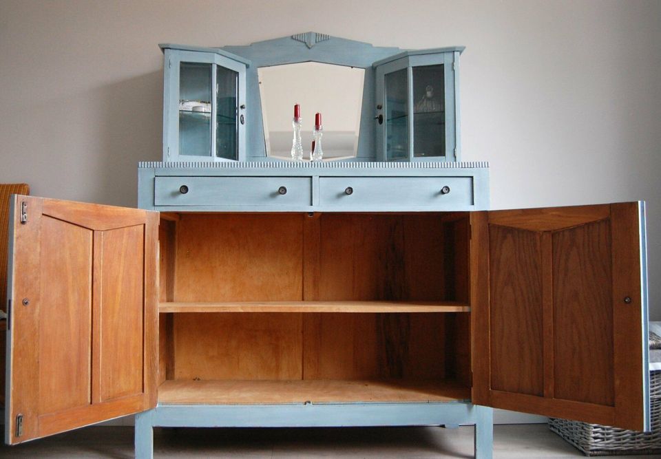 alter Schrank mit Spiegel-Aufsatz - Shabby Chic/Vintage in Sande