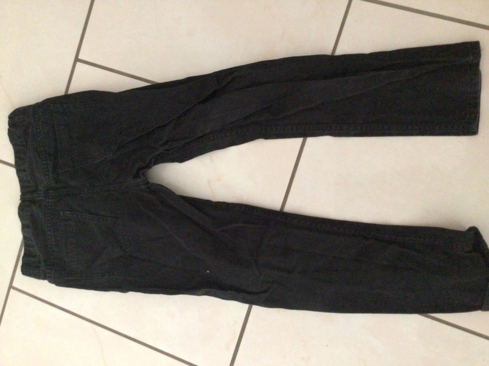 Hosen Jeans gr 122 schwarz blau,H&m,S.Oliver in Rösrath