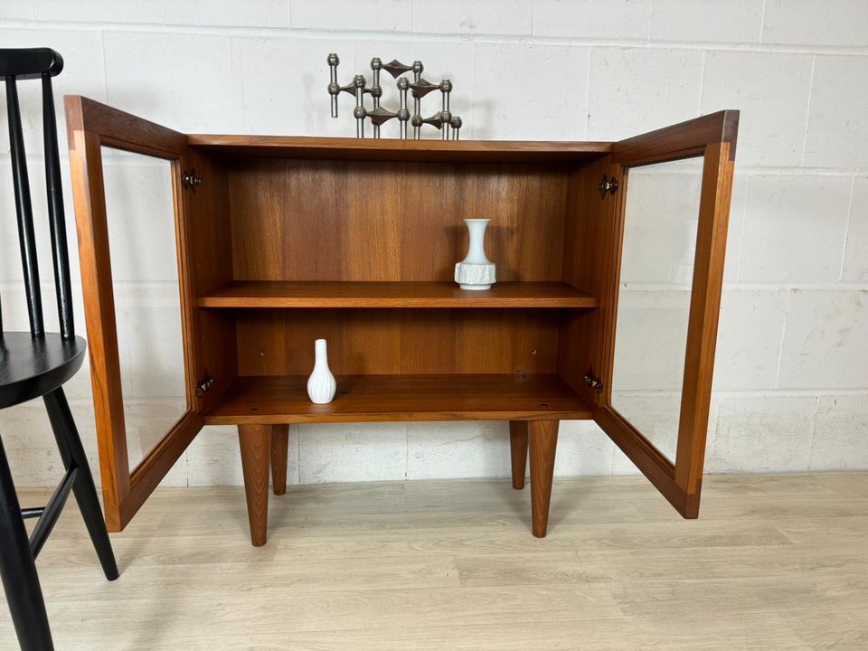 Vintage Teak Vitrine Kommode Sideboard BRAMIN DANISH 60er 70er in Delmenhorst