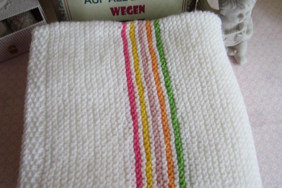 handgestrickte Babydecke Kuscheldecke Wolldecke in Berlin