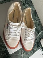 Superga, Gr.38 weiss mit pinker Sohle München - Au-Haidhausen Vorschau